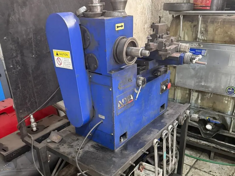 Máquina de rectificado de discos de freno