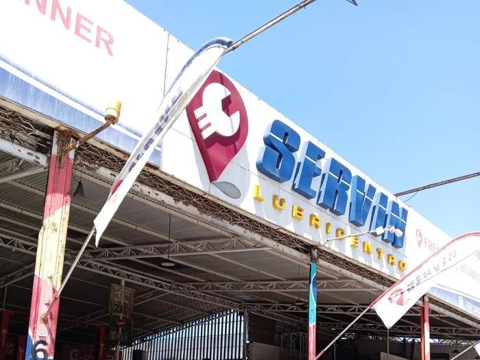 Frontis de Servin Lubricentro